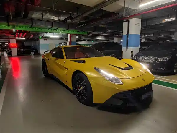 Ferrari F12berlinetta 2014