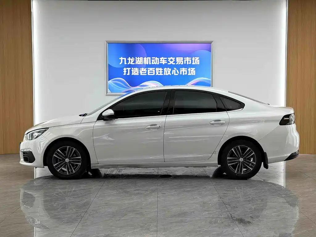 Peugeot 308 2018 — фото 4