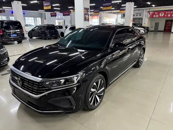 Volkswagen Passat 2025