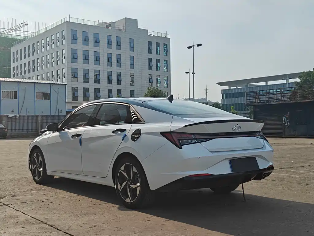 Hyundai Elantra 2023