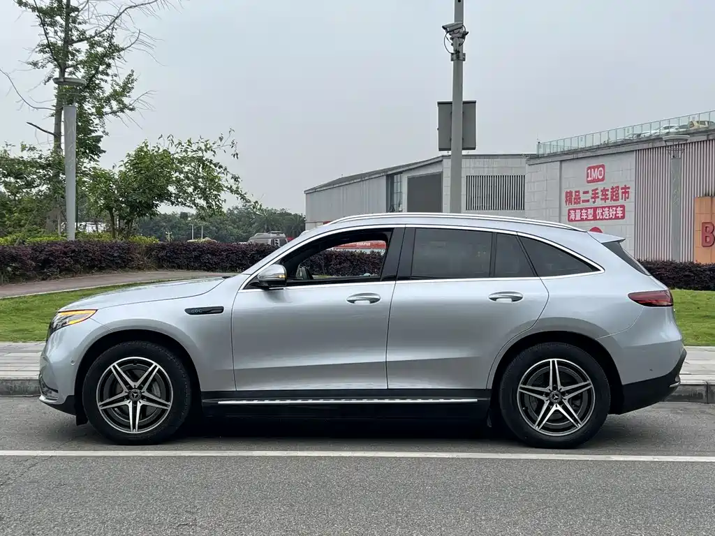 Mercedes-Benz EQC 2021 — фото 14