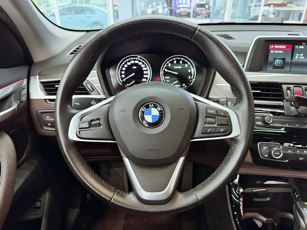 BMW X1 2019 — фото 12