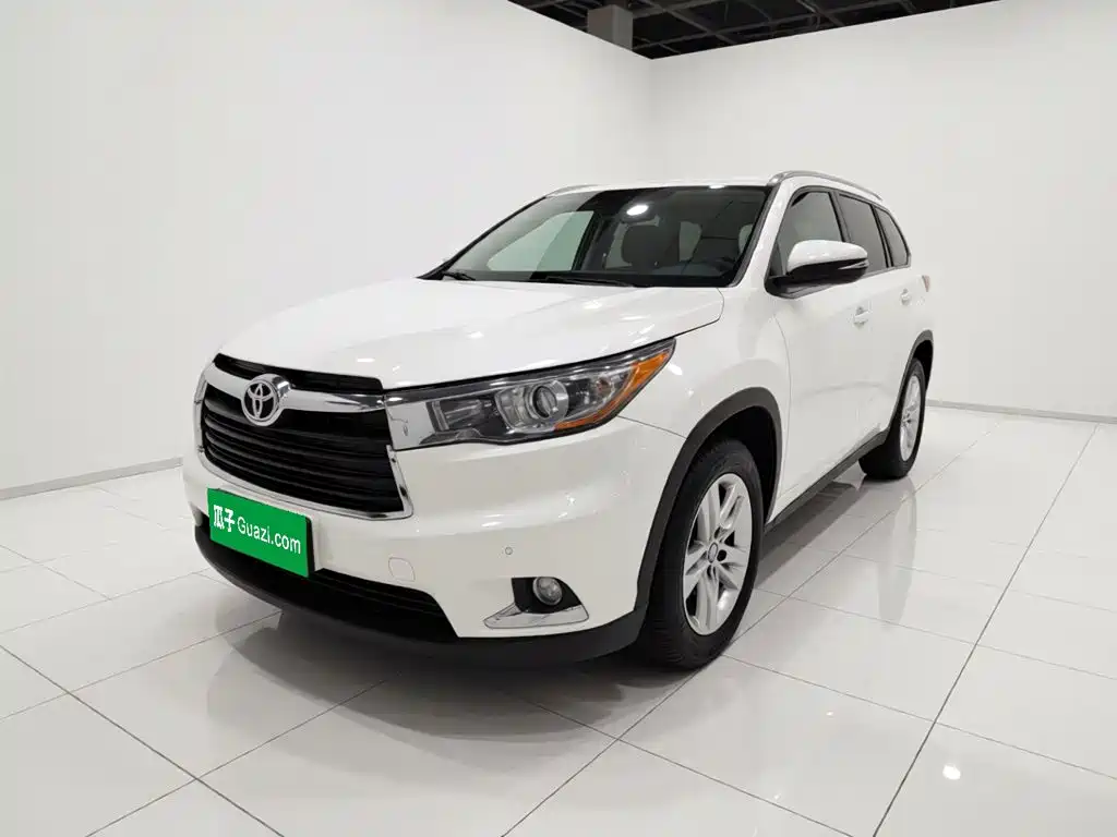 Toyota Highlander 2017 — фото 1