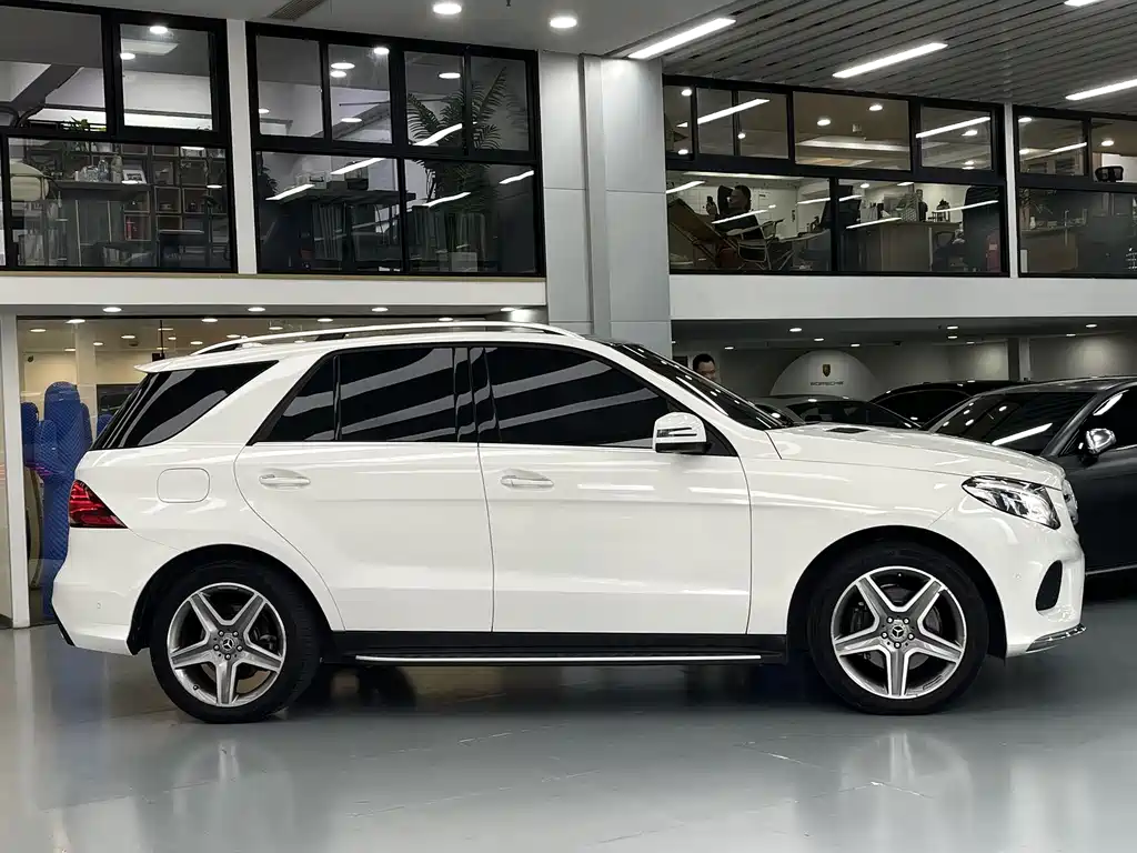 Mercedes-Benz GLE 2018 — фото 7