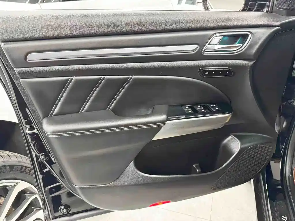 GAC Trumpchi GS8 2021 — фото 16