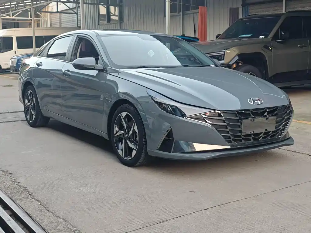 Hyundai Elantra 2023