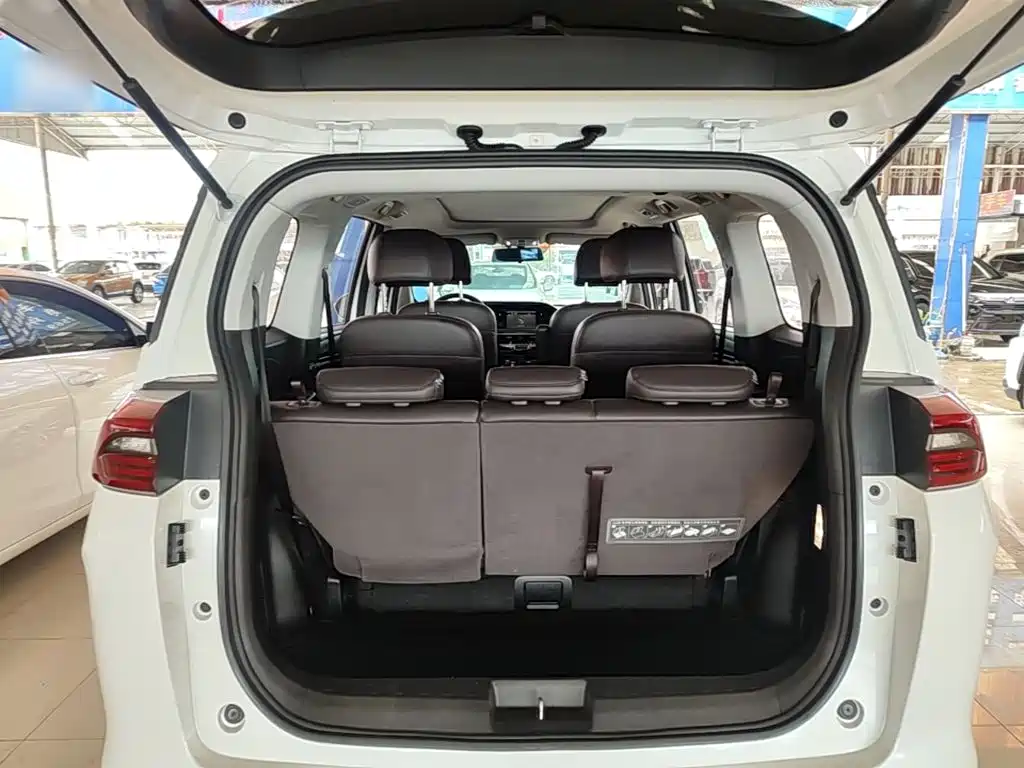 GAC Motor Trumpchi M6 2020 — фото 19
