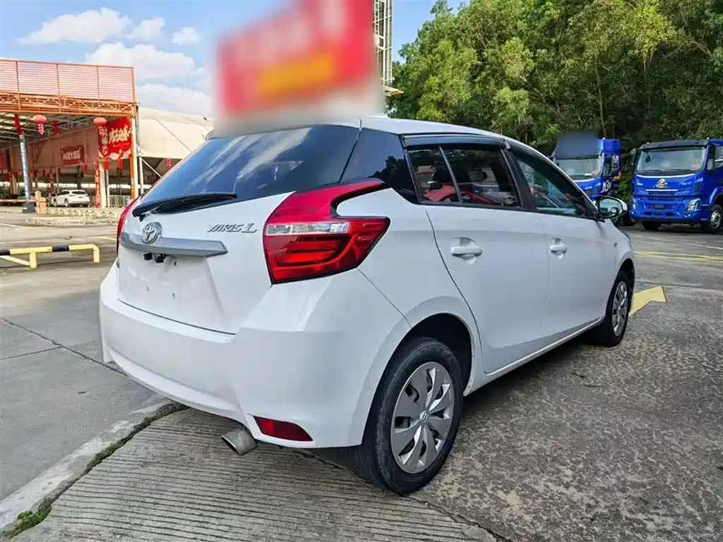 Toyota Yaris L 2018 — фото 10