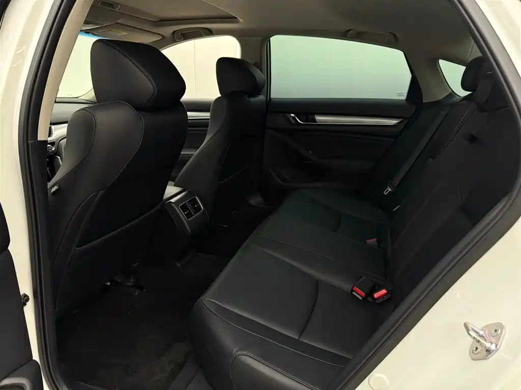 Honda Accord 2021 — фото 11