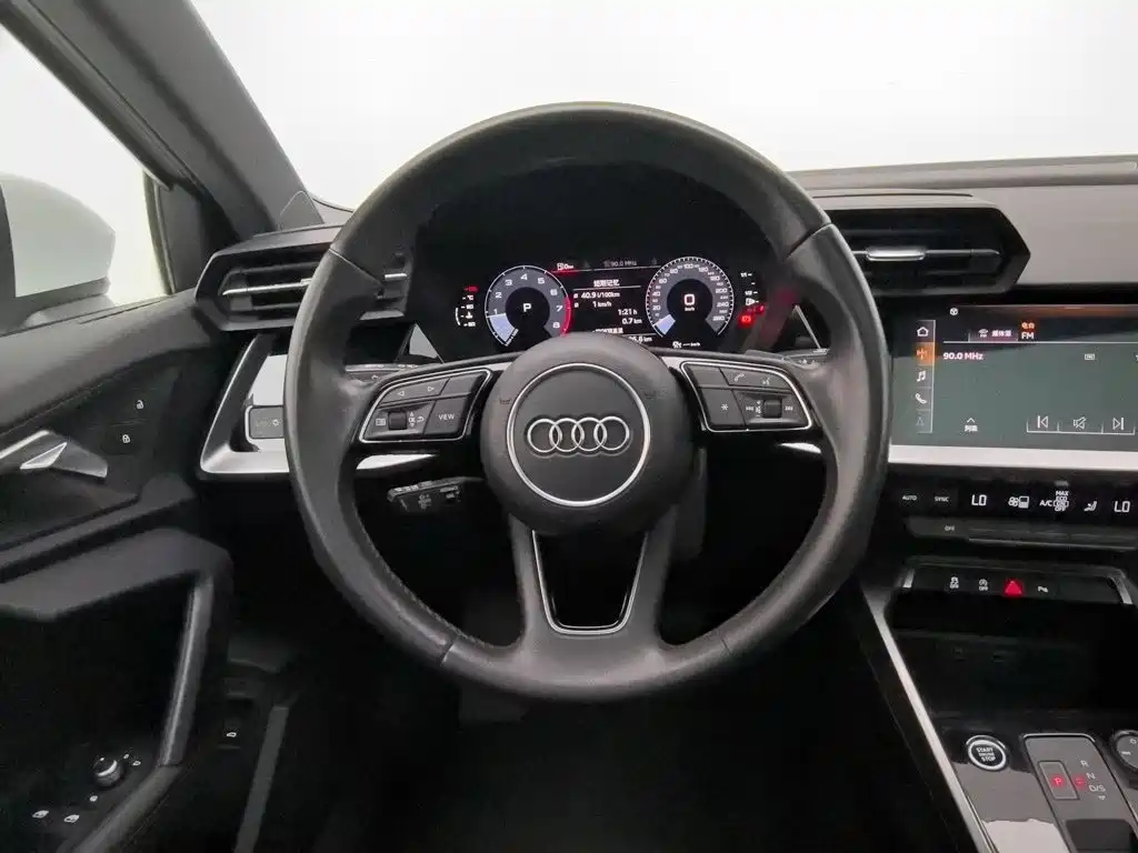 Audi A3 2022 — фото 11