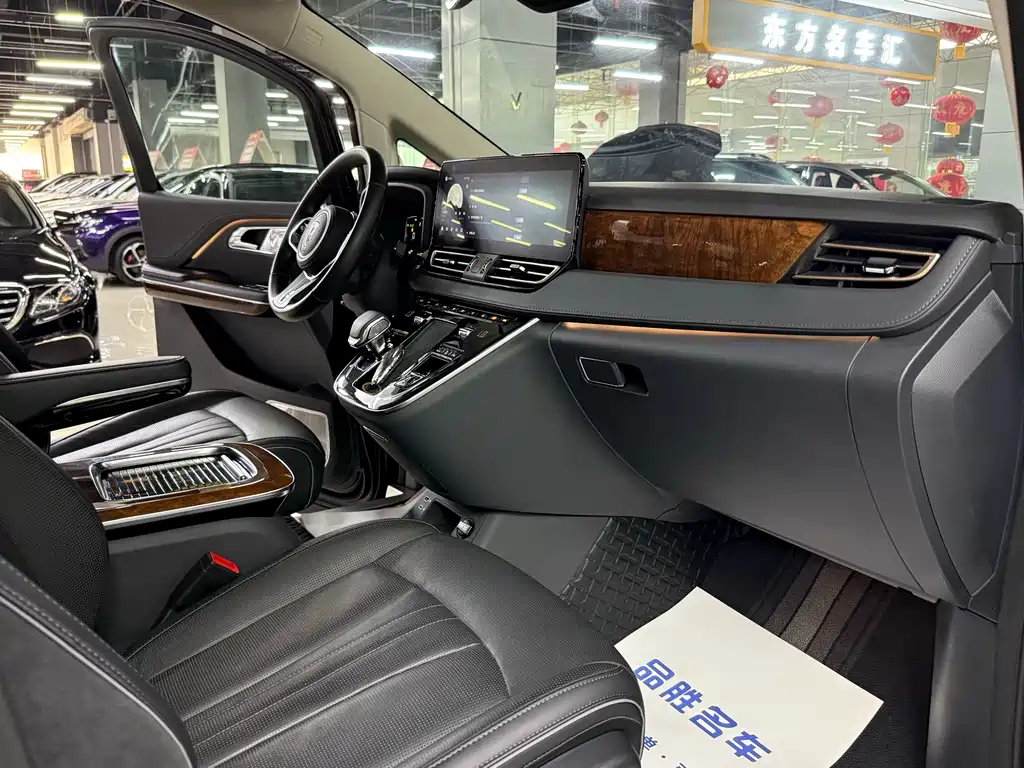 Hongqi HQ9 PHEV 2024 — фото 15