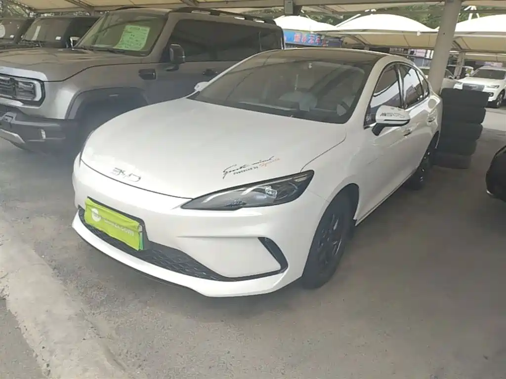 BYD Seal 05 DM-i 2025 — фото 1