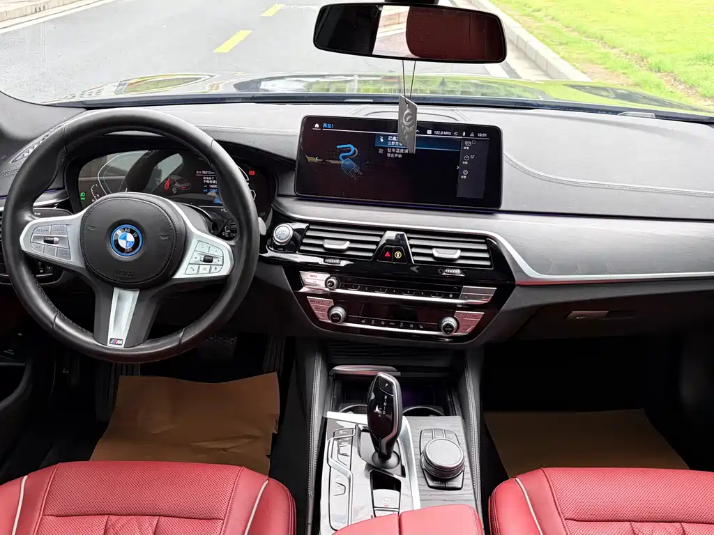 BMW 5 Series New Energy 2023 — фото 9
