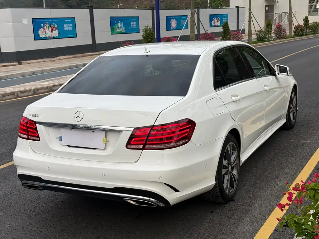 Mercedes-Benz E-Class 2015 — фото 6