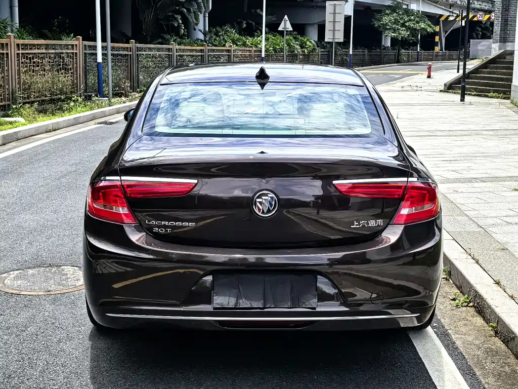 Buick LaCrosse 2017 — фото 12