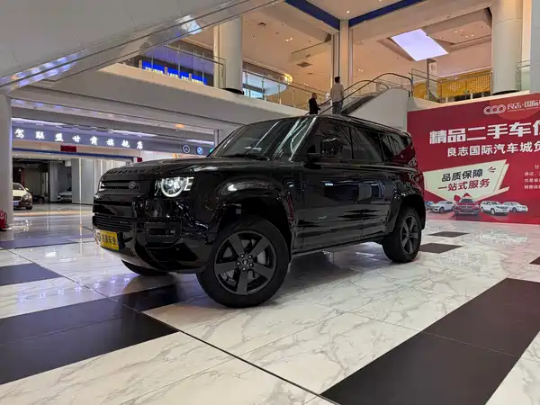 Land Rover Defender 2023