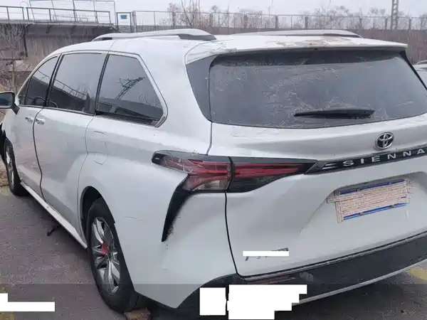 Toyota Sienna 2025