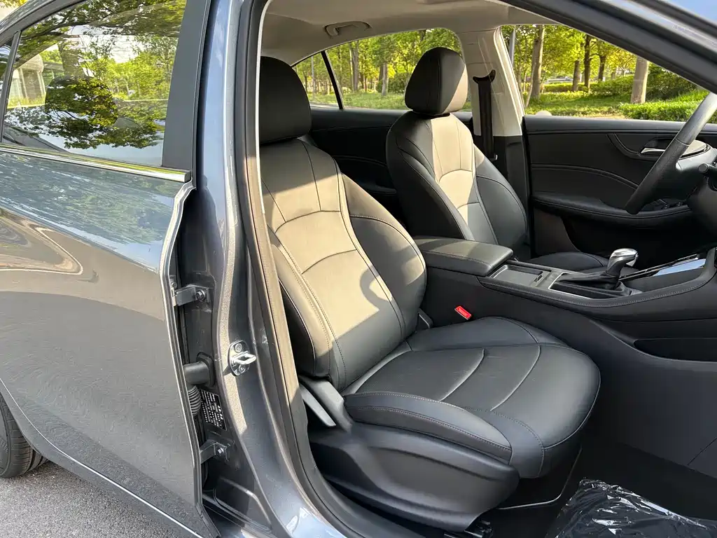 Roewe i5 — фото 9