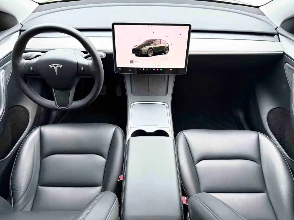 Tesla Model Y 2024 — фото 11