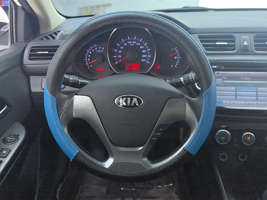 Kia K2 2015 — фото 15