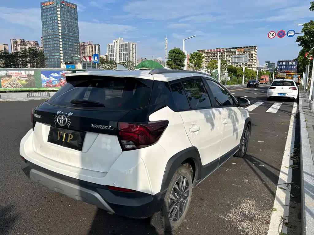 Toyota Yaris L 2023