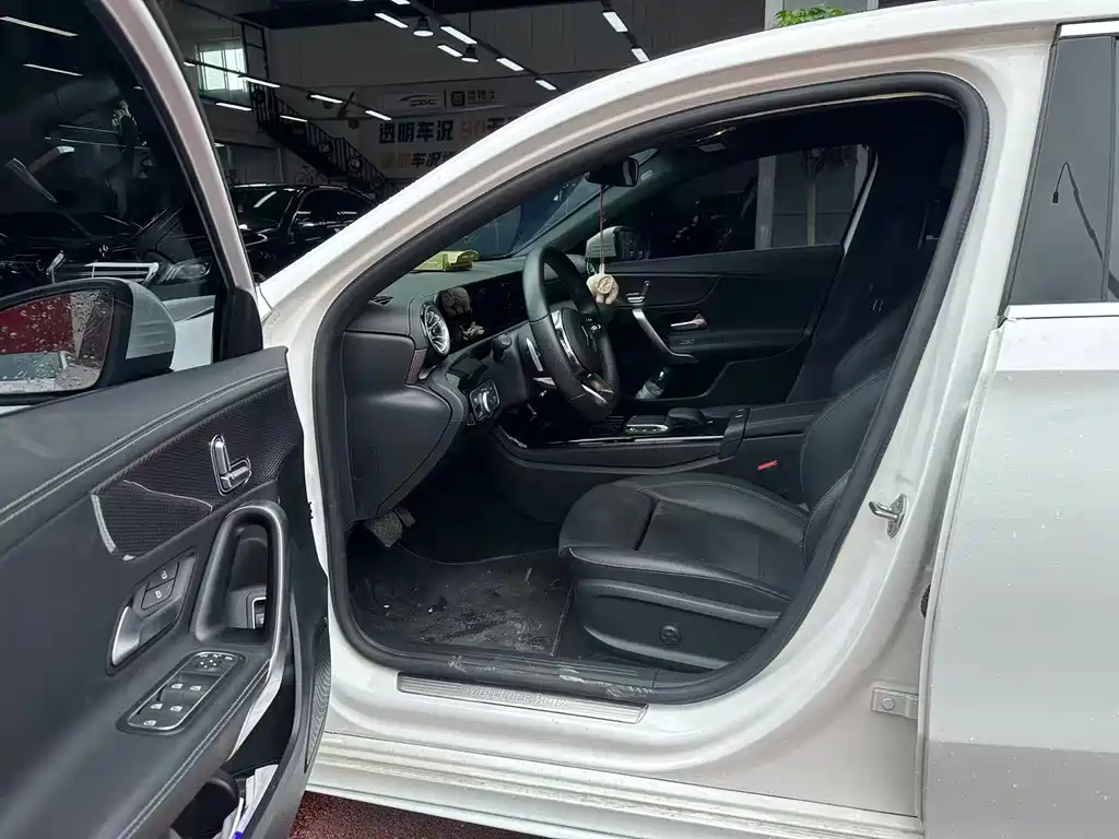 Mercedes-Benz A-Class 2023 — фото 5