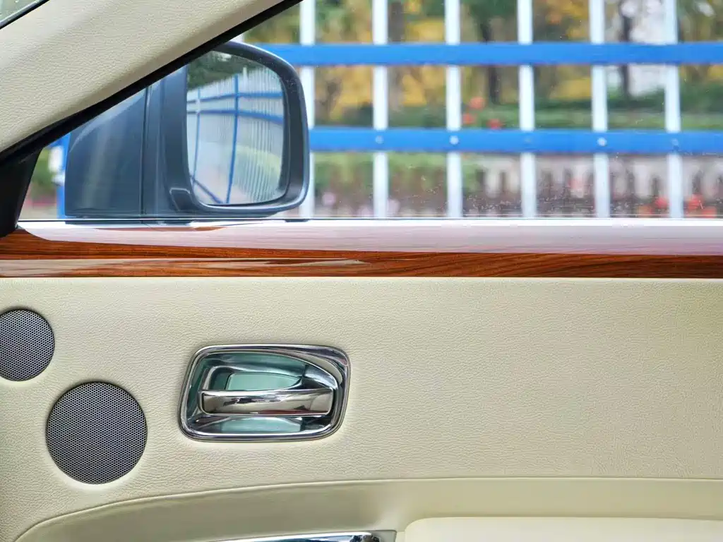 Rolls-Royce Ghost 2010 — фото 10