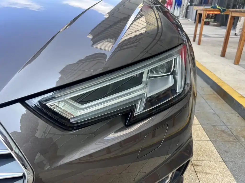 Audi A4L 2018 — фото 14