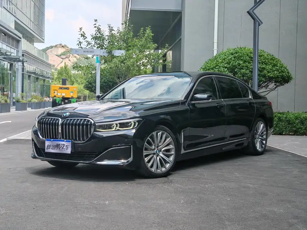 BMW 7 Series 2022 — фото 1
