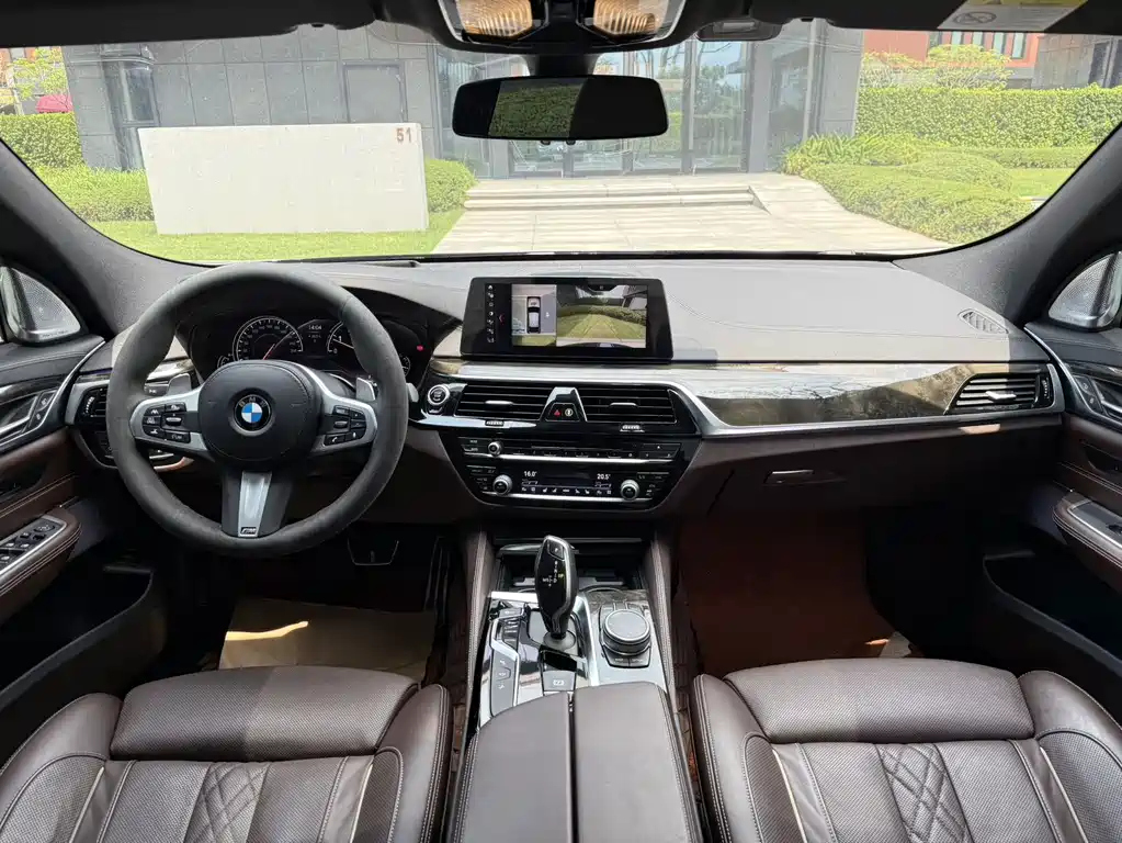 BMW 6 Series GT 2018 — фото 9