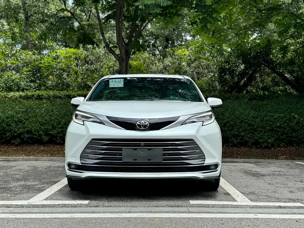 Toyota Sienna 2024