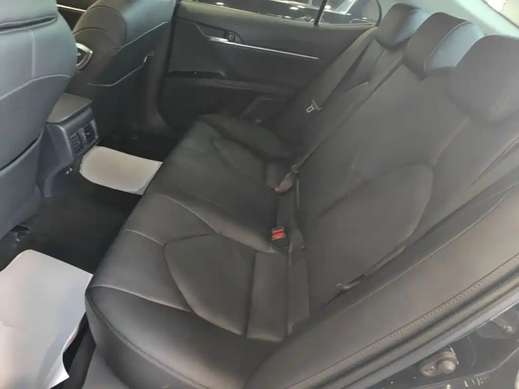 Toyota Camry 2019 — фото 17