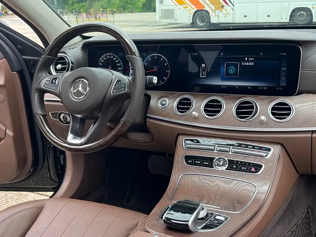 Mercedes-Benz E-Class 2018 — фото 13
