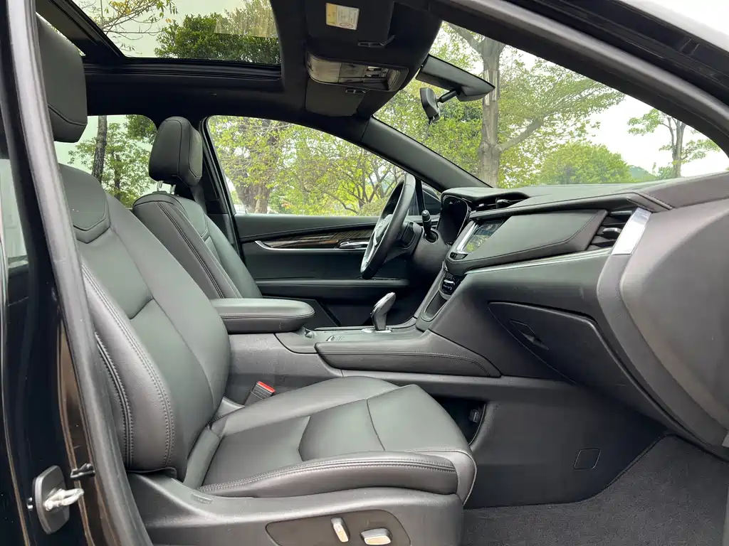 Cadillac XT5 2018 — фото 13