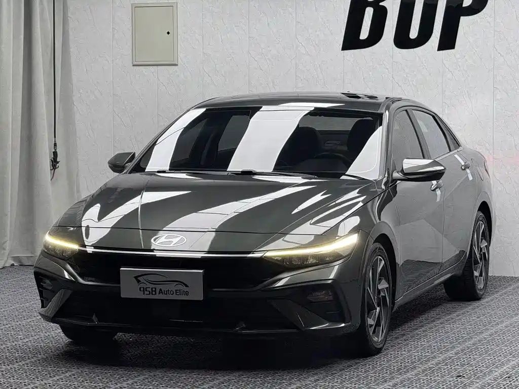 Hyundai Elantra 2023