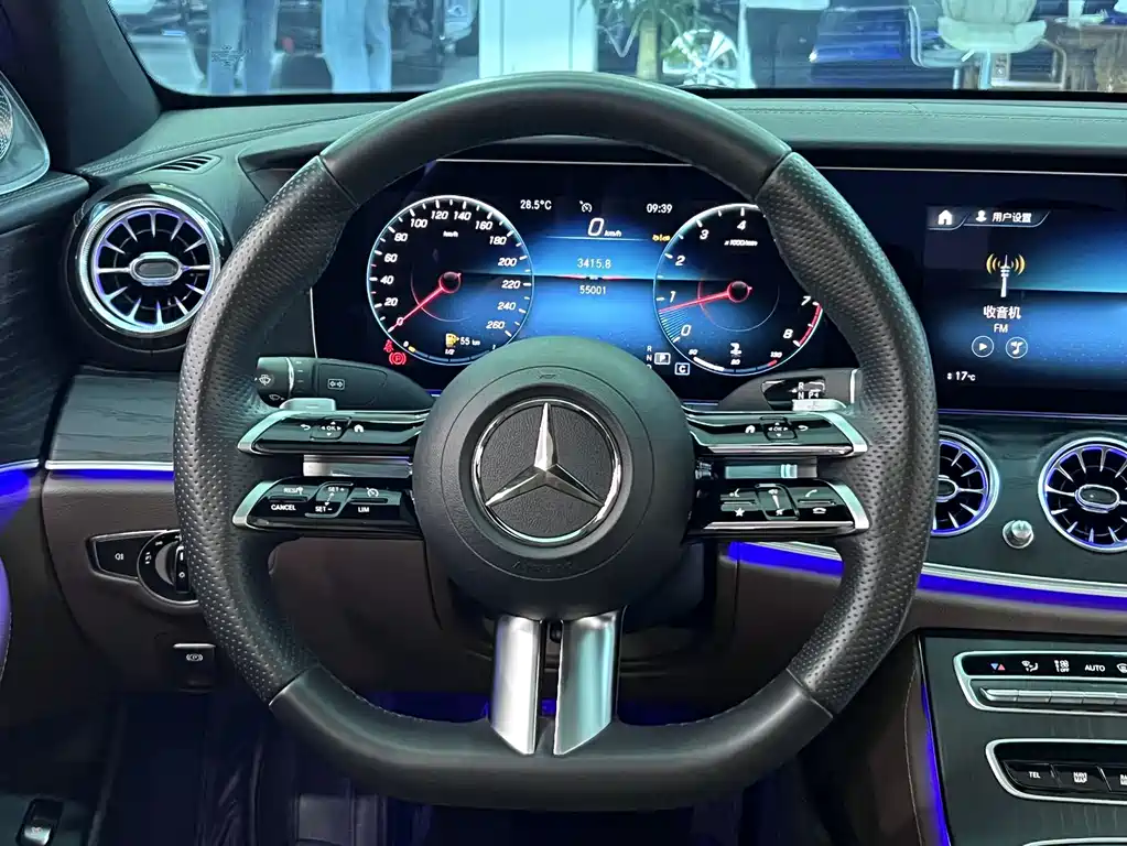 Mercedes-Benz E-Class 2023 — фото 15