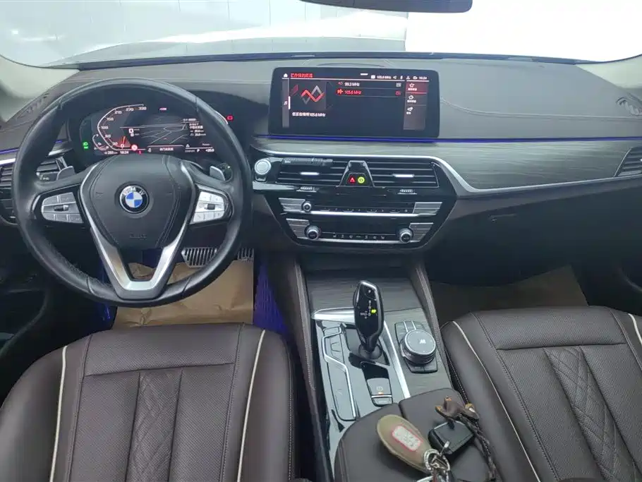 BMW 5 Series 2023 — фото 12