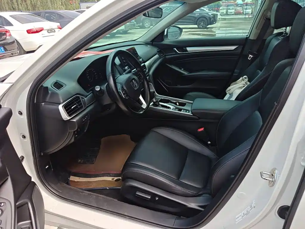 Honda Accord 2020 — фото 15
