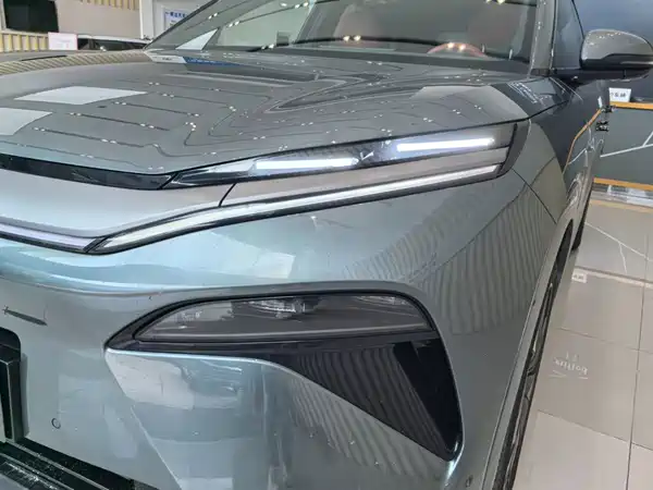 BYD Tang L 2025