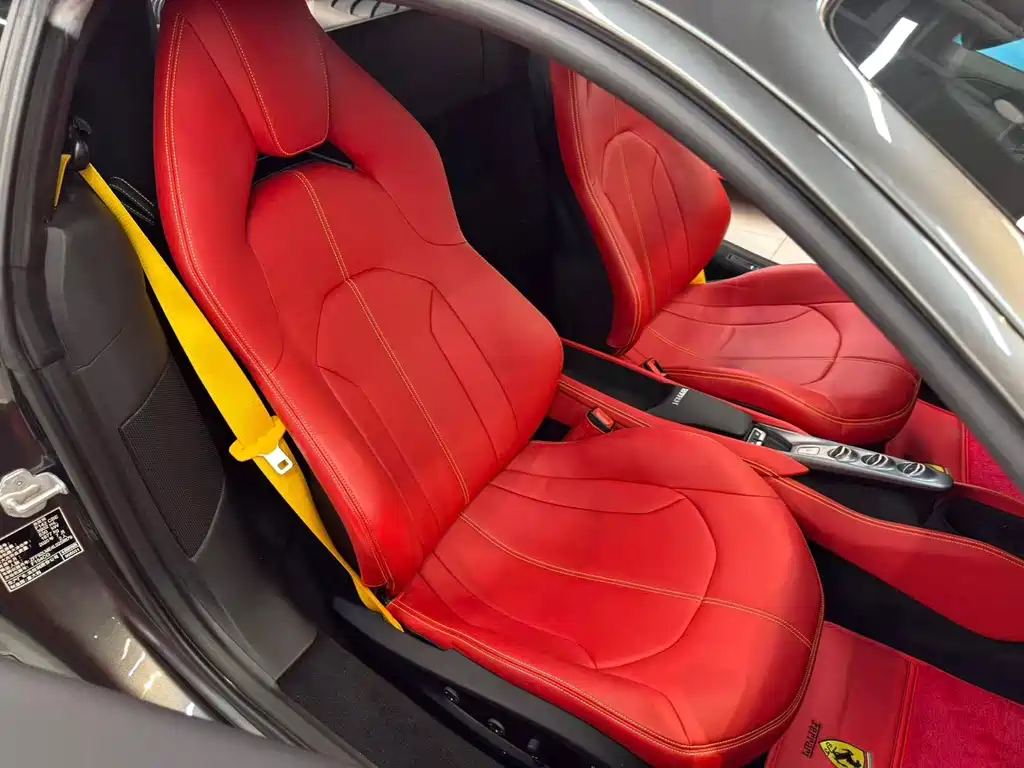 Ferrari F8 2021 — фото 13