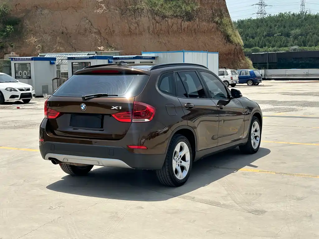 BMW X1 2012 — фото 8