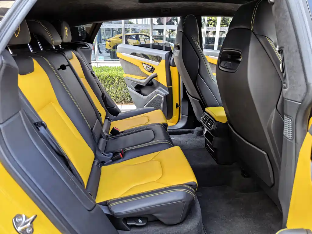 Lamborghini Urus 2023 — фото 38