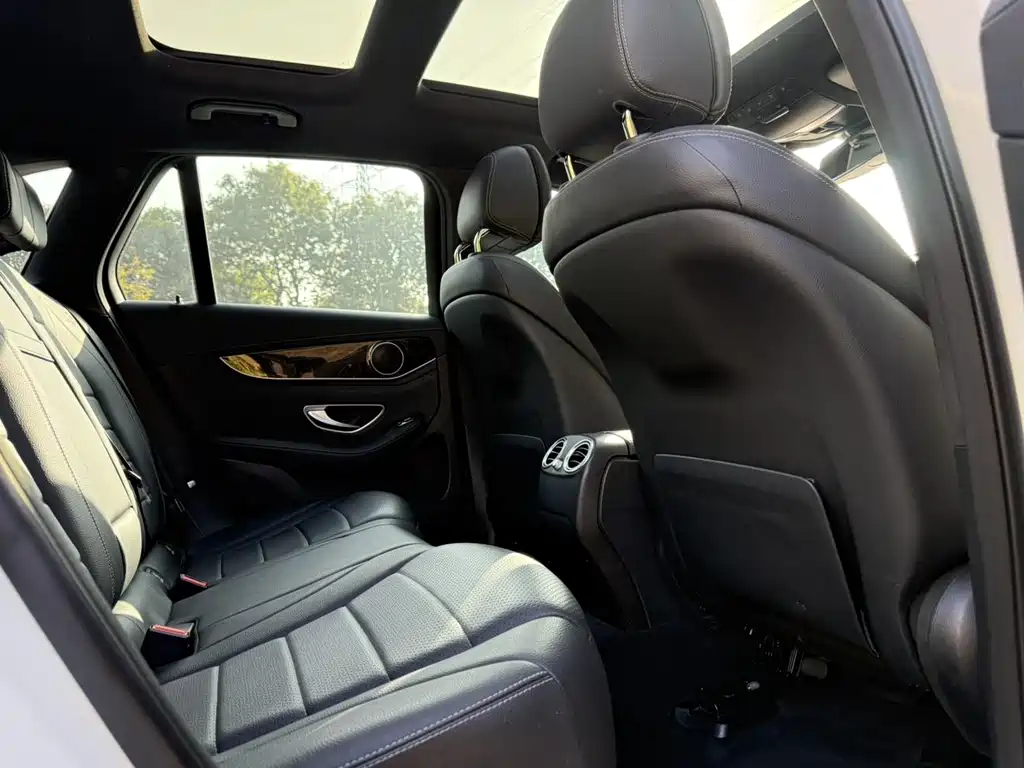 Mercedes-Benz GLC 2018 — фото 19