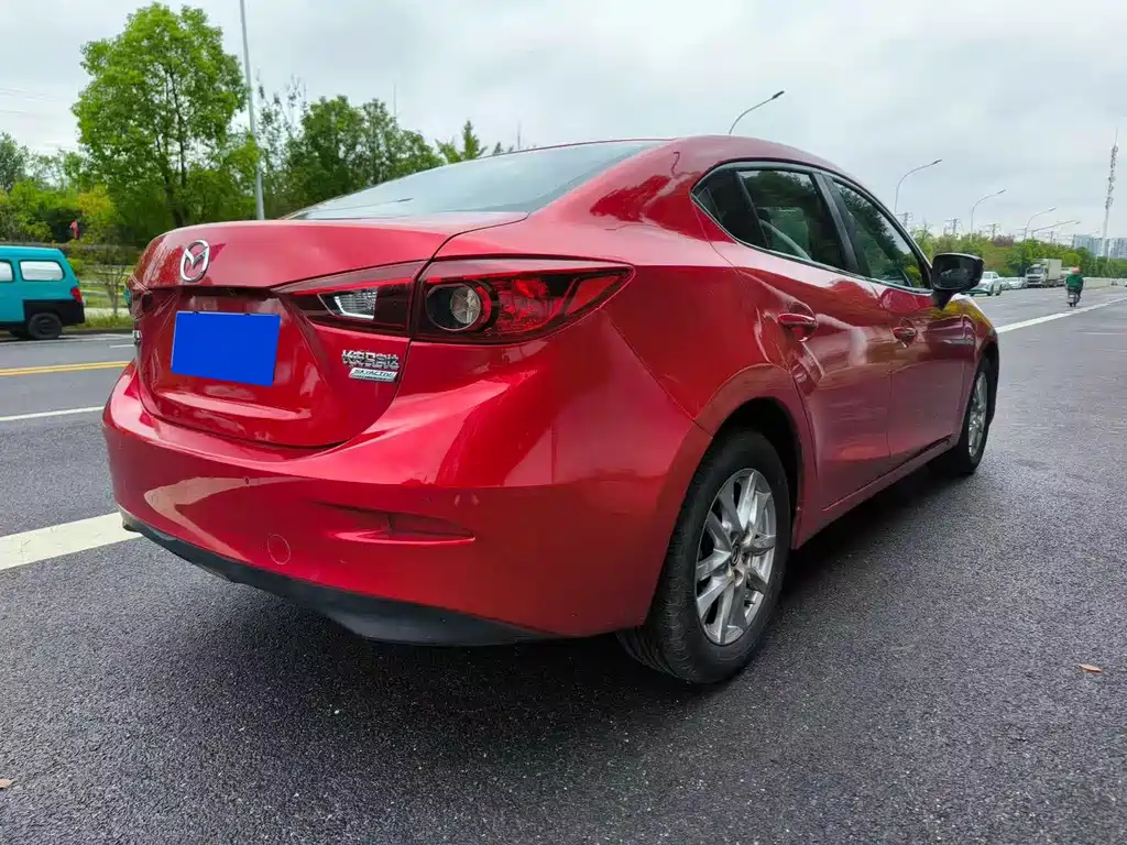 Mazda 3 Axela 2018 — фото 9