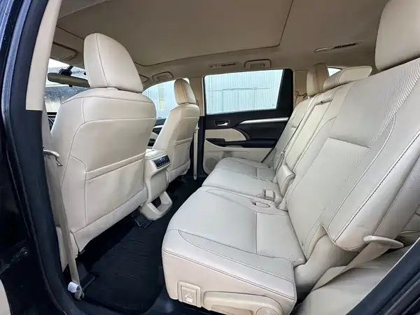 Toyota Highlander 2015