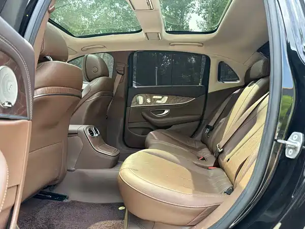 Mercedes-Benz E-Class 2022