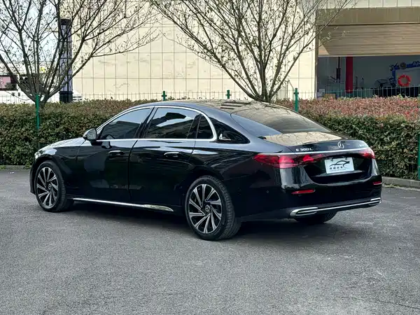 Mercedes-Benz E-Class 2024
