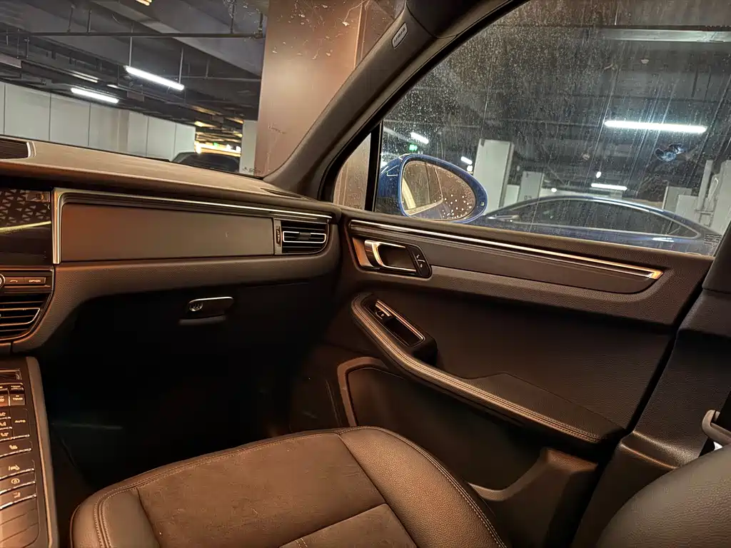 Porsche Macan 2019 — фото 13