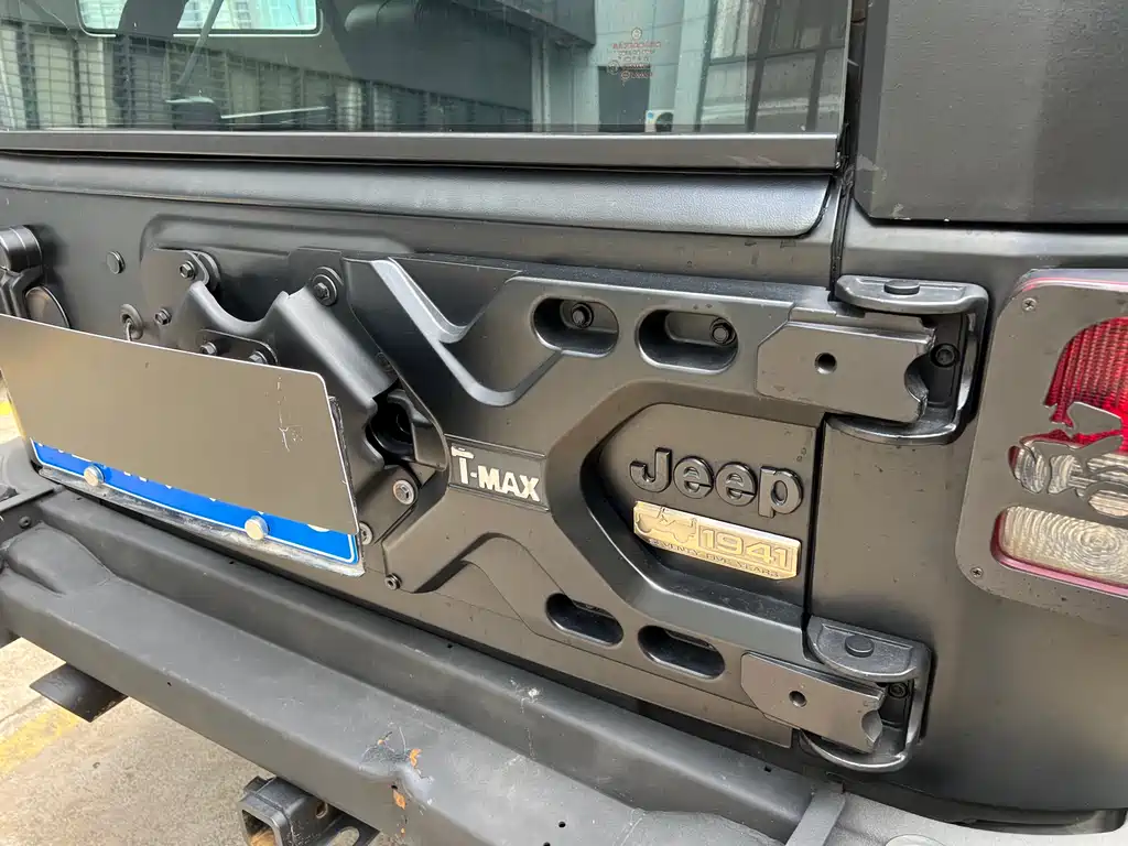 Jeep Wrangler 2008 — фото 16