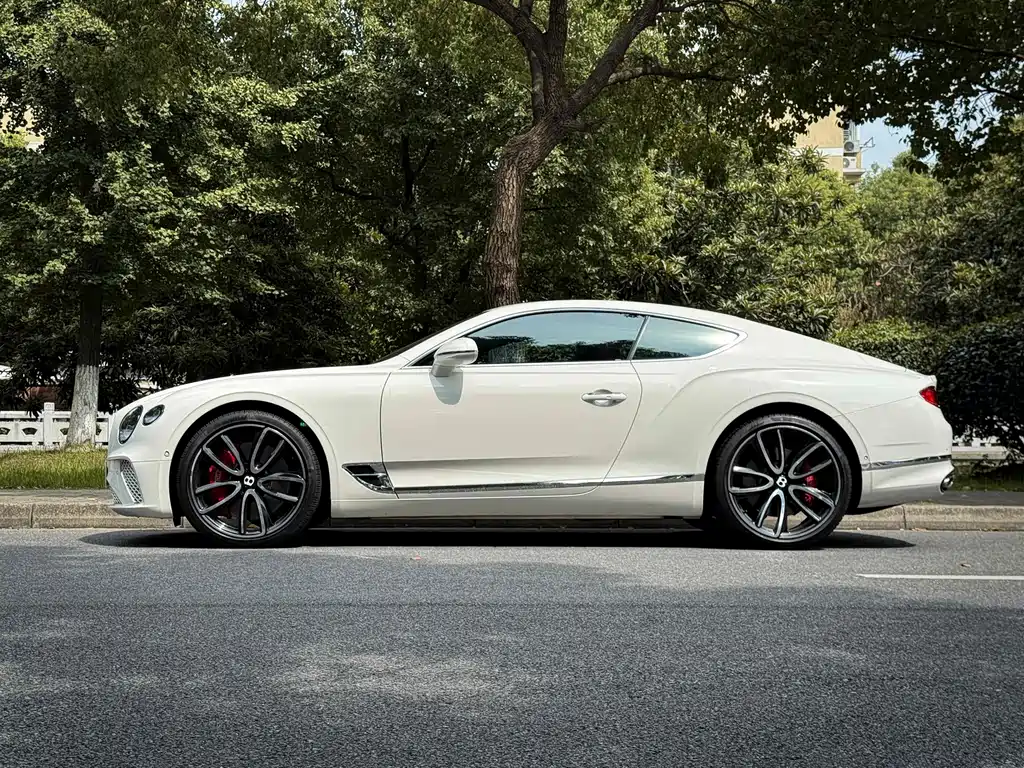 Bentley Continental 2021